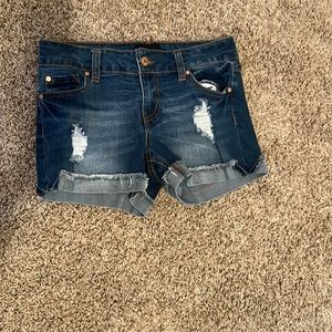 Woman’s celebrity pink jean shorts size 3/26.